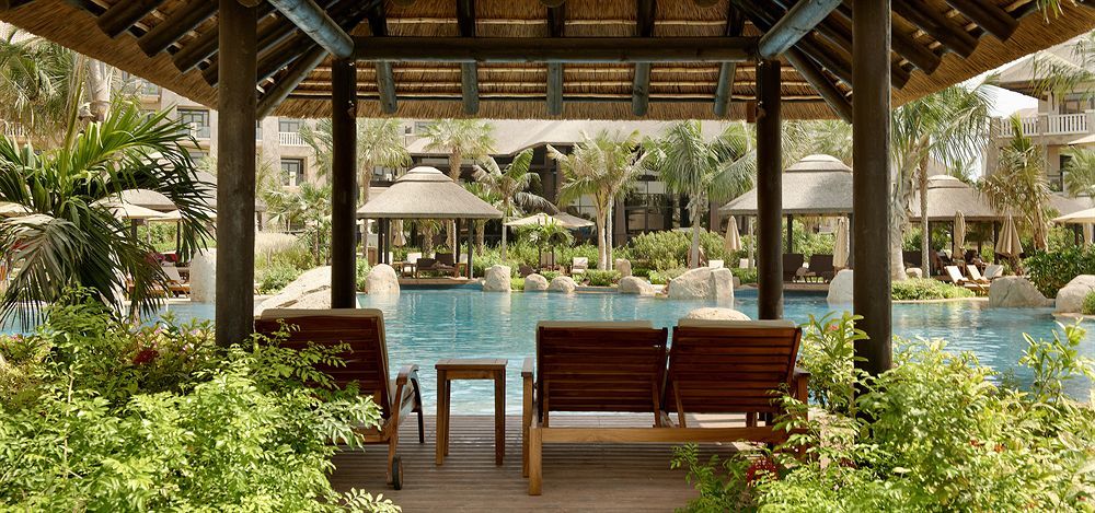 Sofitel Dubai Palm Apartments Exterior foto The pool at the Banyan Tree Spa