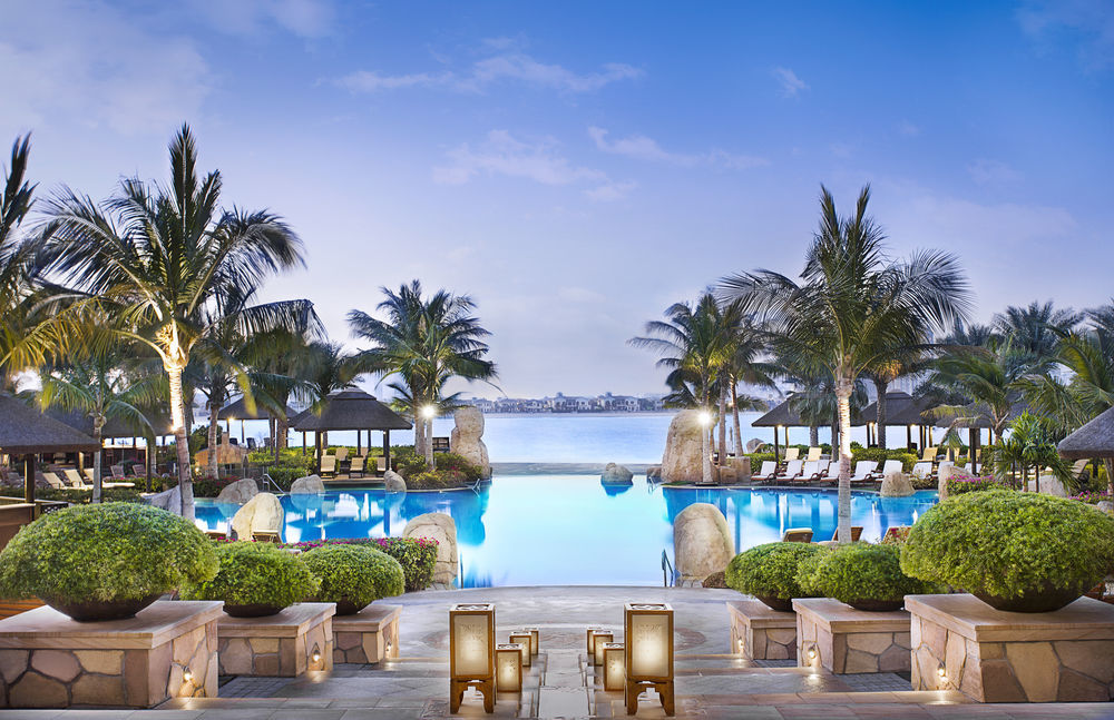 Sofitel Dubai Palm Apartments Exterior foto The pool at the Westin Dubai