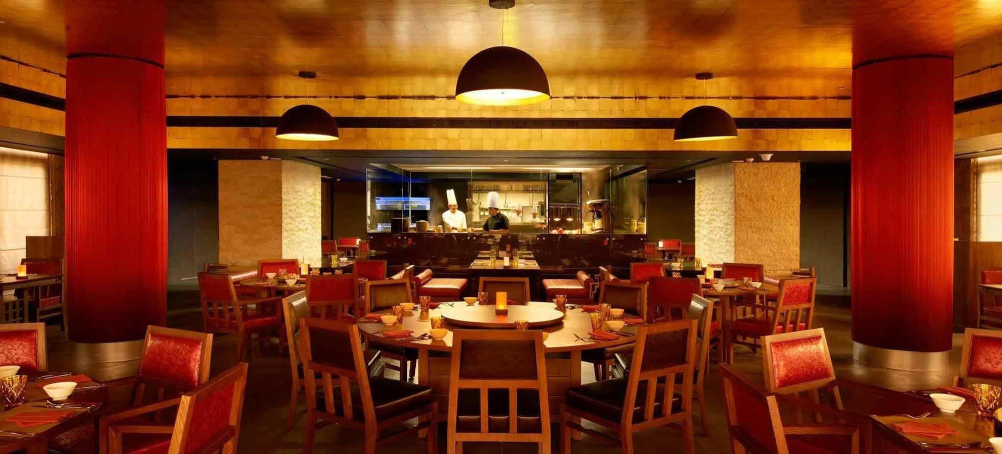 Sofitel Dubai Palm Apartments Exterior foto Interior of a restaurant in the hotel